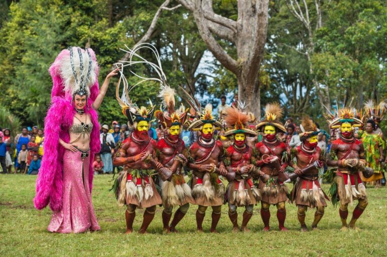 Dancing with the Papuans: the Lido at the Mount Hagen Show